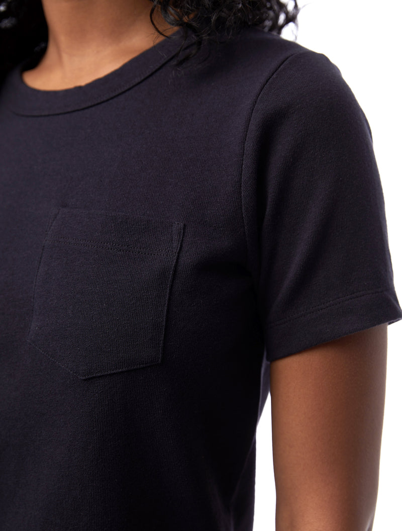 Black classic fit, single pocket, slightly cropped tee